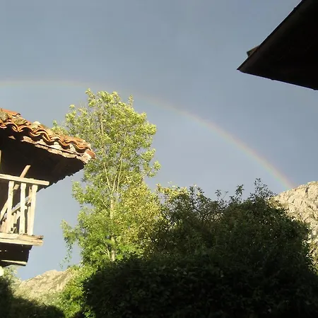 La Gloria Del Sueve Guest house *